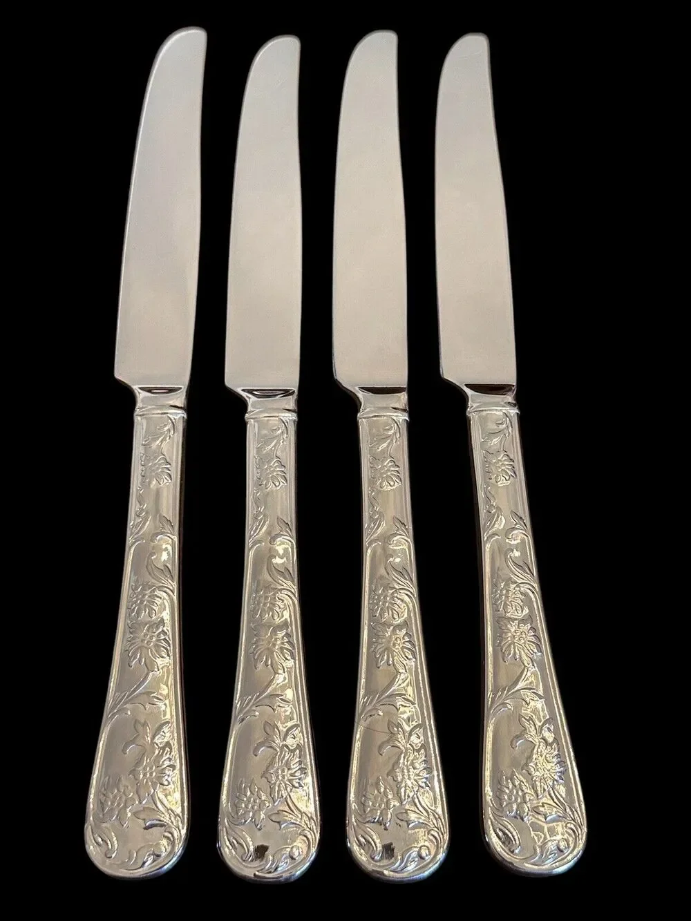 Reed & Barton Queen’s Garden 4 Dinner Knives Glossy Stainless Flatware (S)